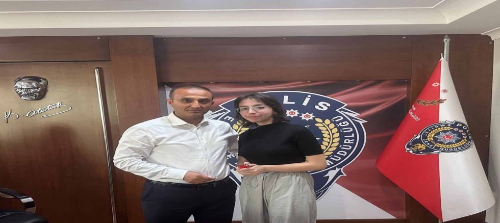 Emniyet Müdürü Güneş LGS Şampiyonu Öğrenci Bönceoğlu’nu Tebrik Etti