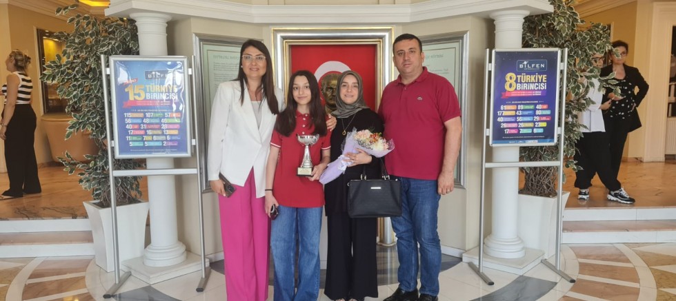 AK Parti İskenderun İlçe Başkanı Bülent Özer'in kızı Melek Beria Özer LGS'de tam puanla birinci oldu